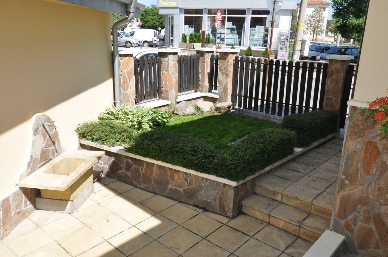 Къща За Гости Ирис Kjustendil Exterior foto