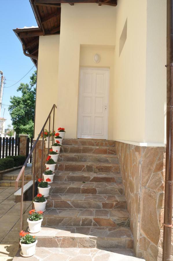Къща За Гости Ирис Kjustendil Exterior foto